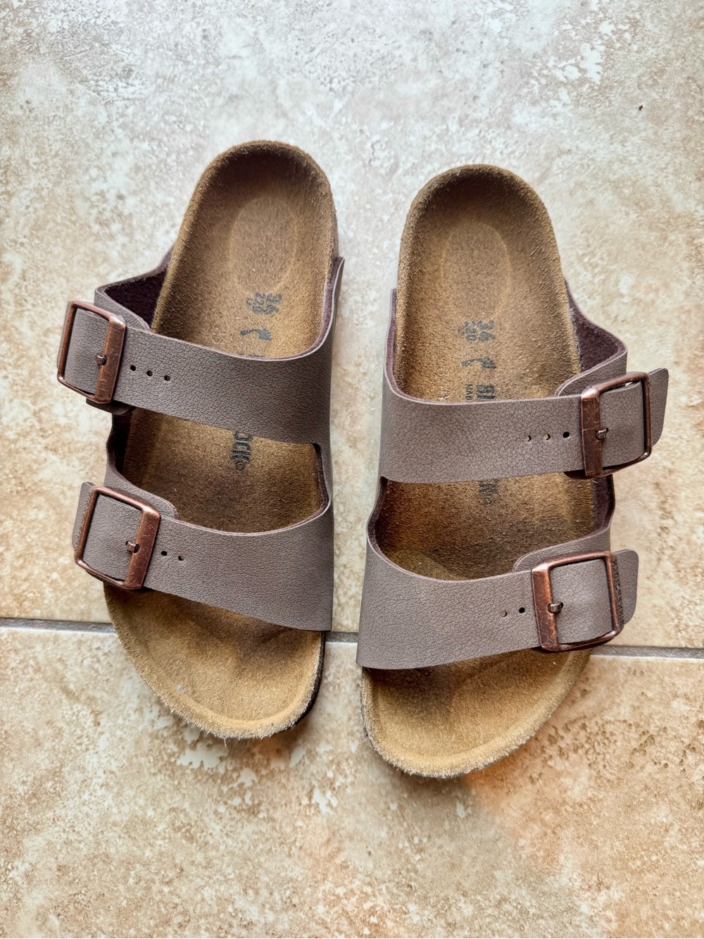 Birkenstock Arizona Kids Sandals in Mocha Brown (Authentic) - Picture 3 of 6